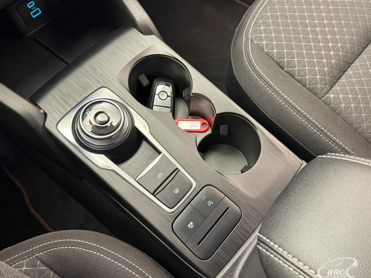 Ford Escape | 16