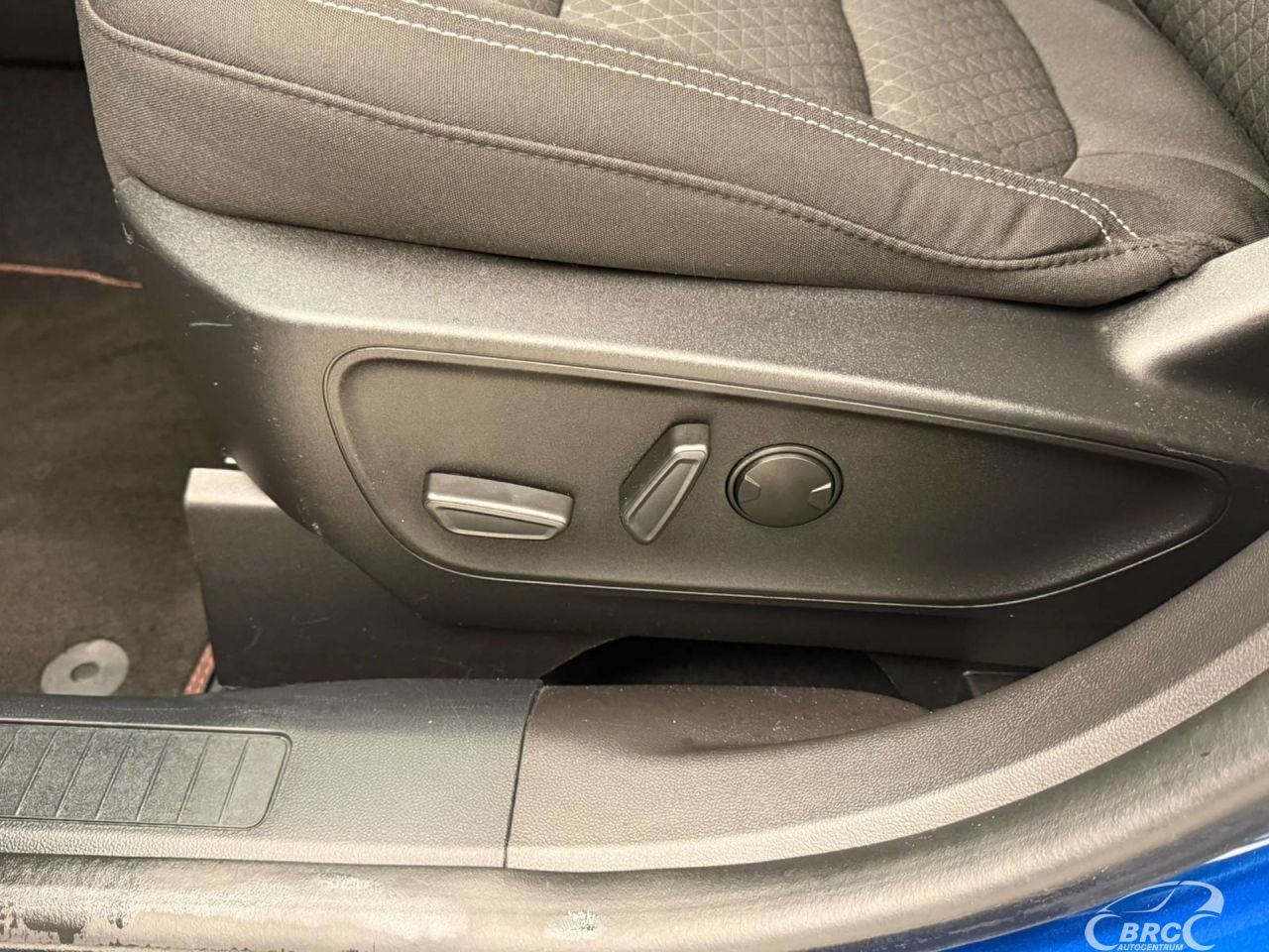 Ford Escape | 11