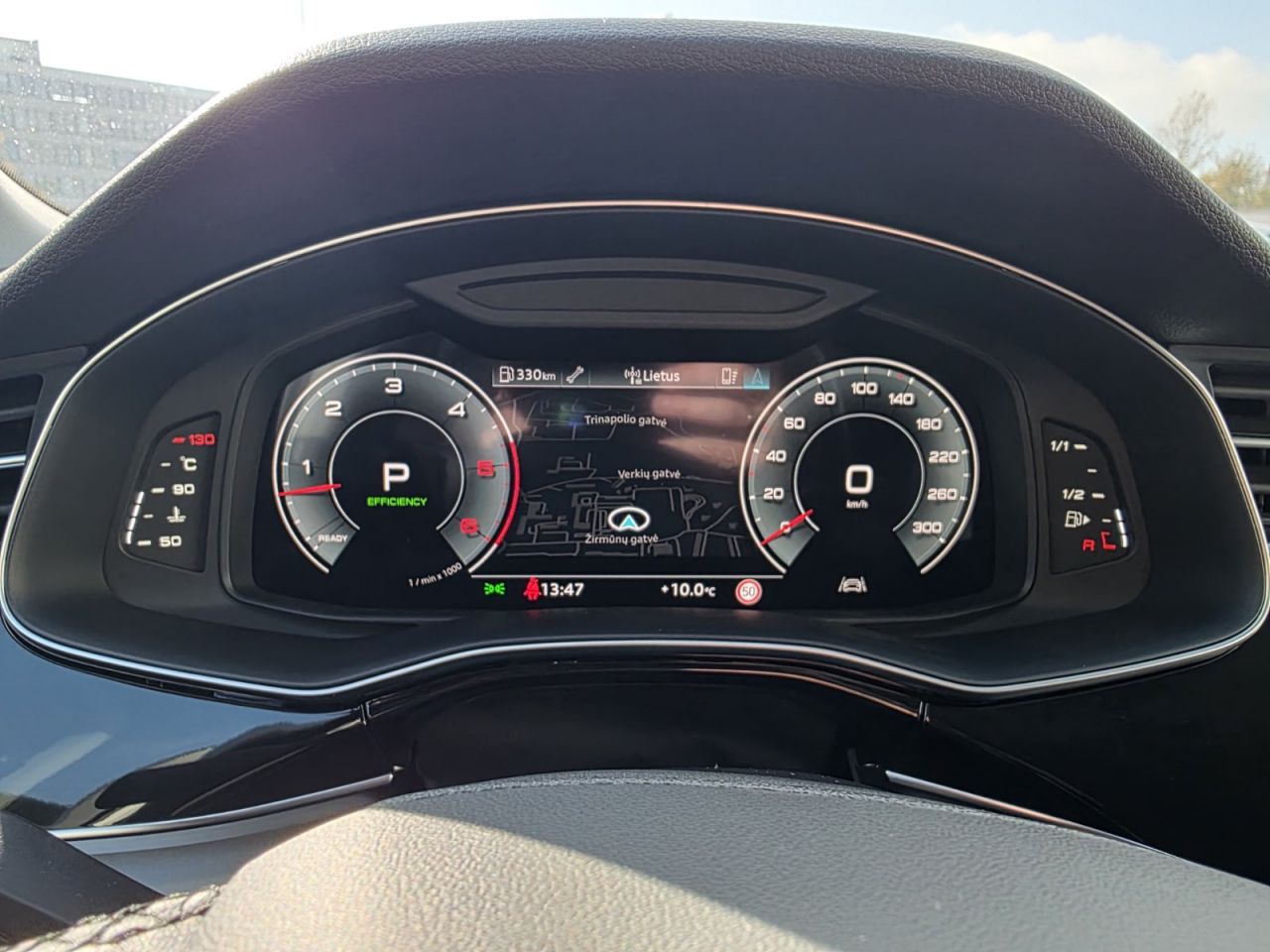 Audi Q7 | 8