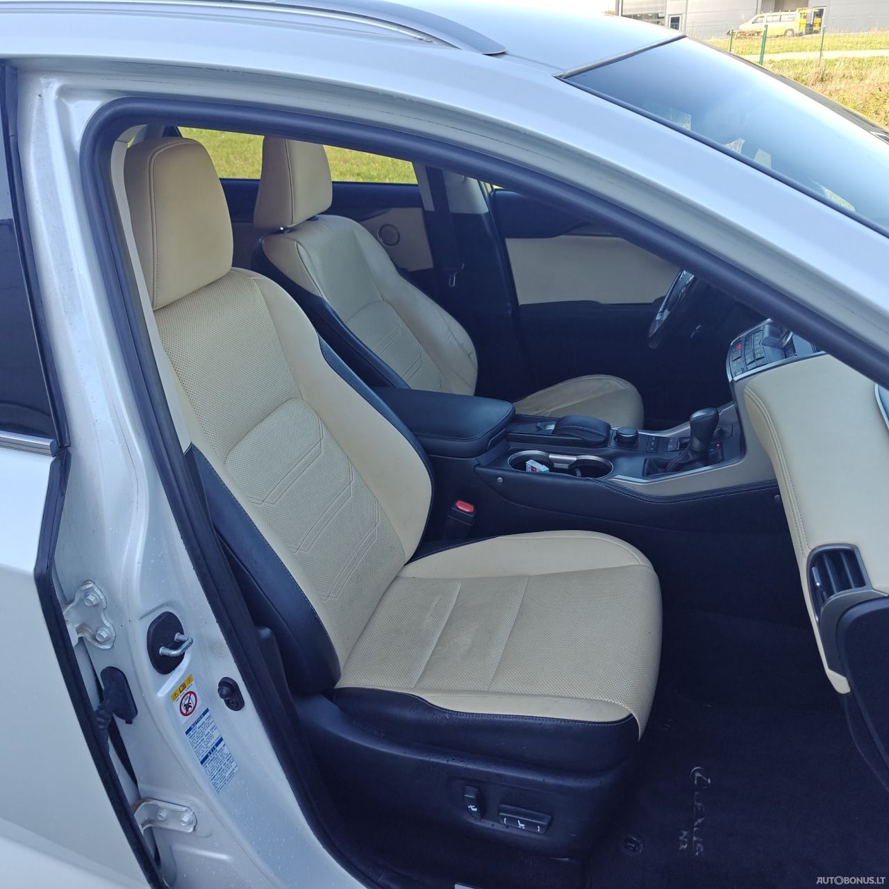Lexus NX 300h | 12