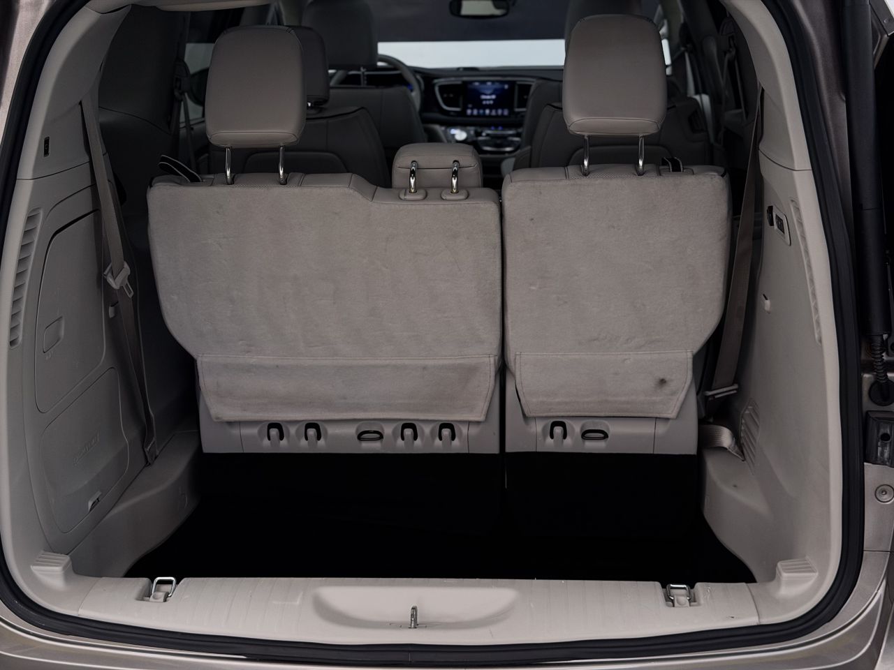 Chrysler Pacifica | 12