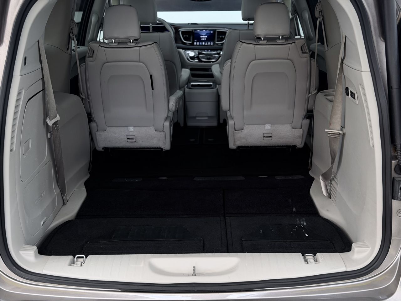 Chrysler Pacifica | 13