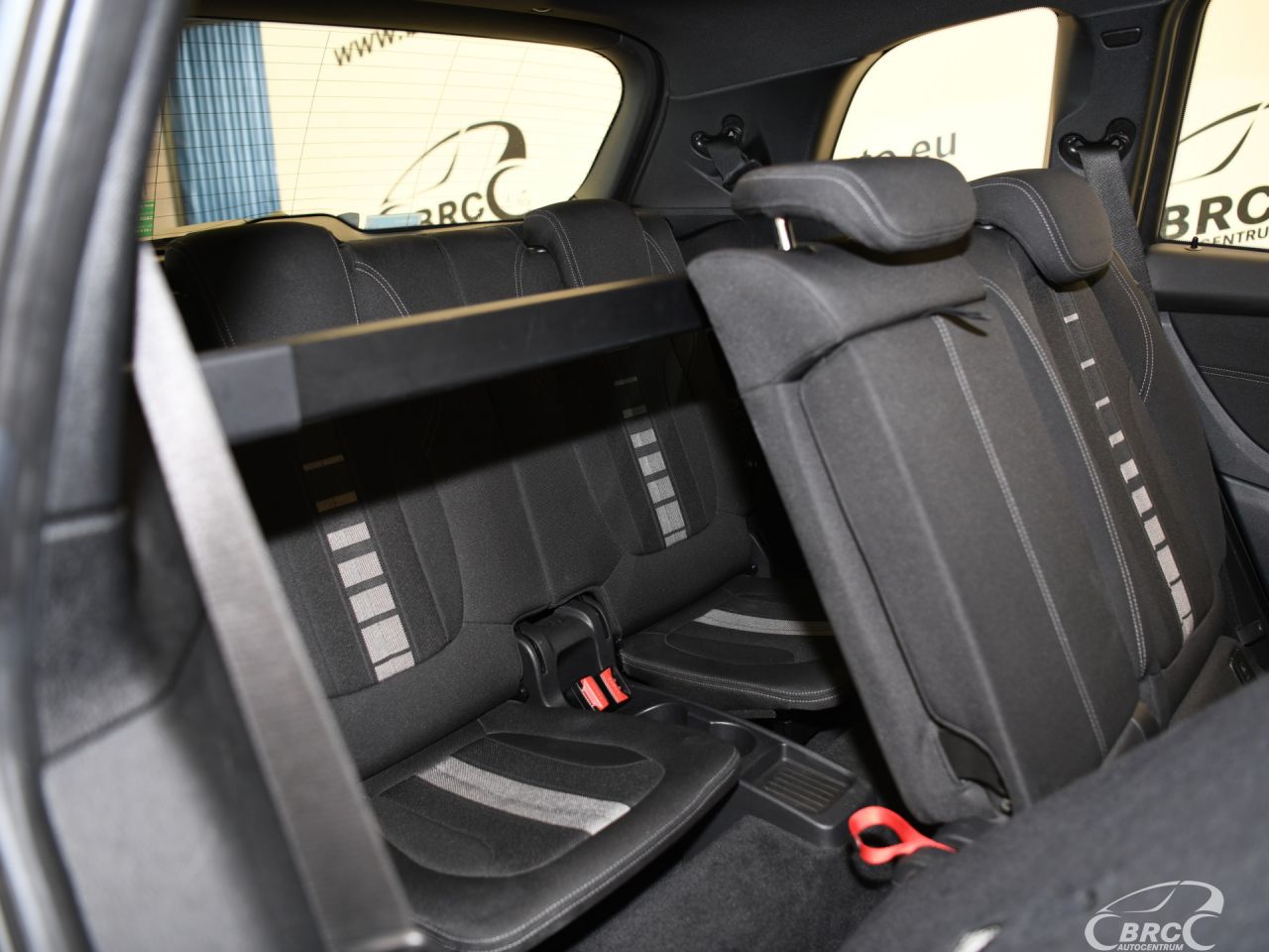 BMW 218 | 12