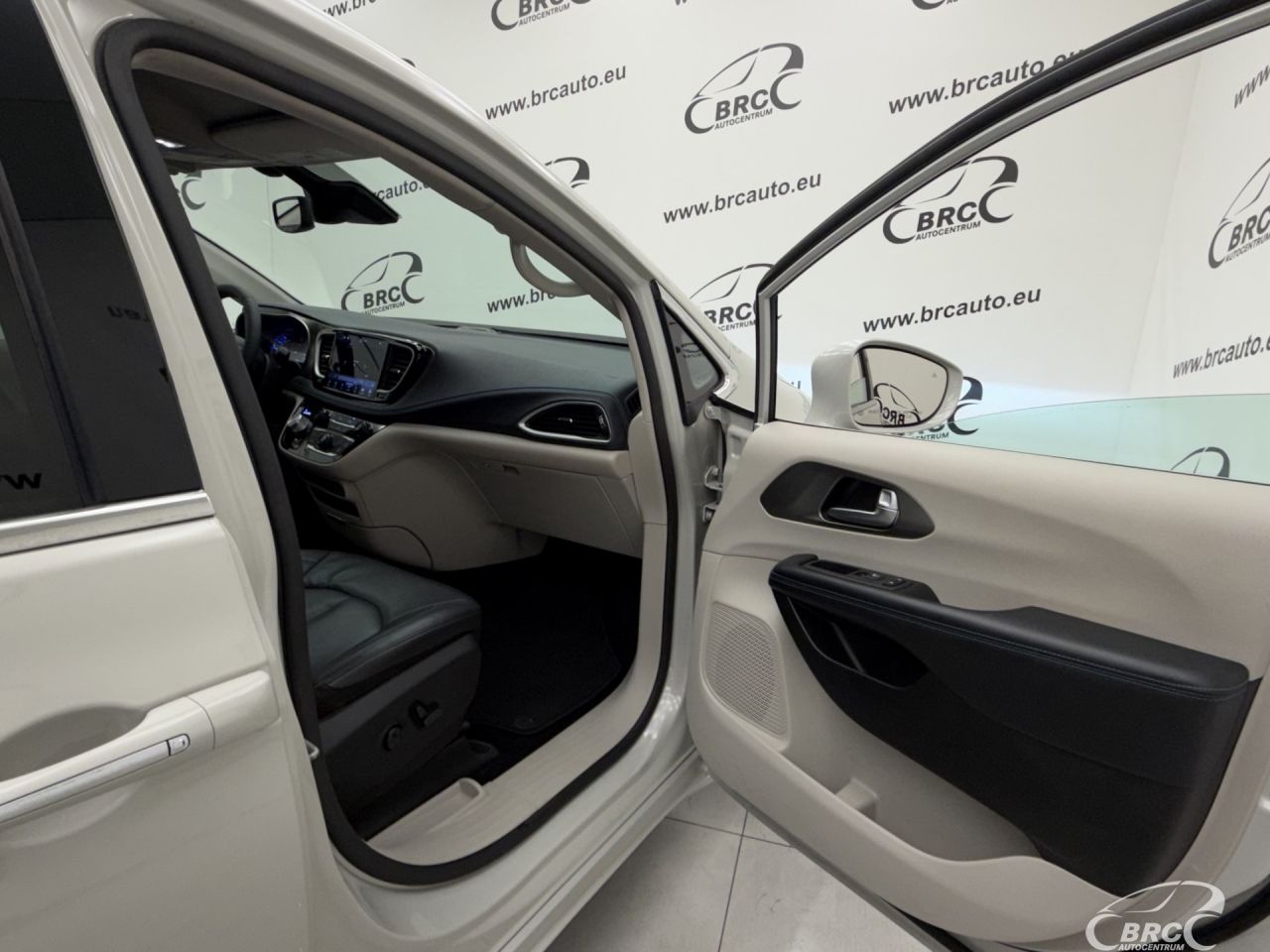 Chrysler Pacifica | 7