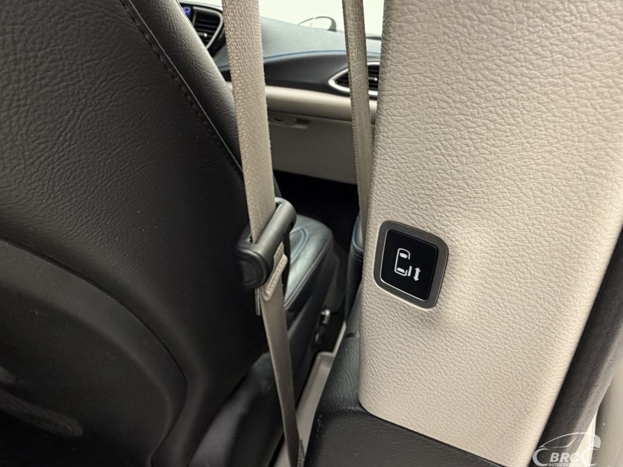 Chrysler Pacifica | 13