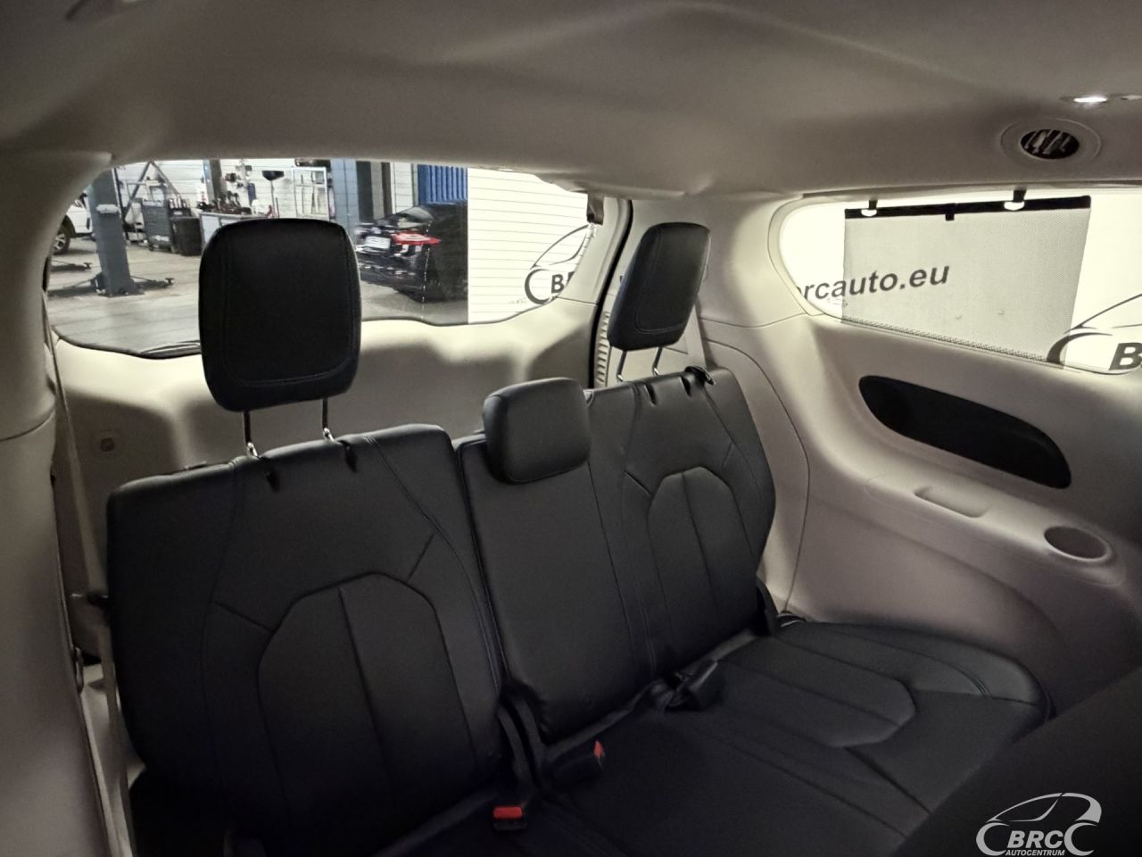 Chrysler Pacifica | 12