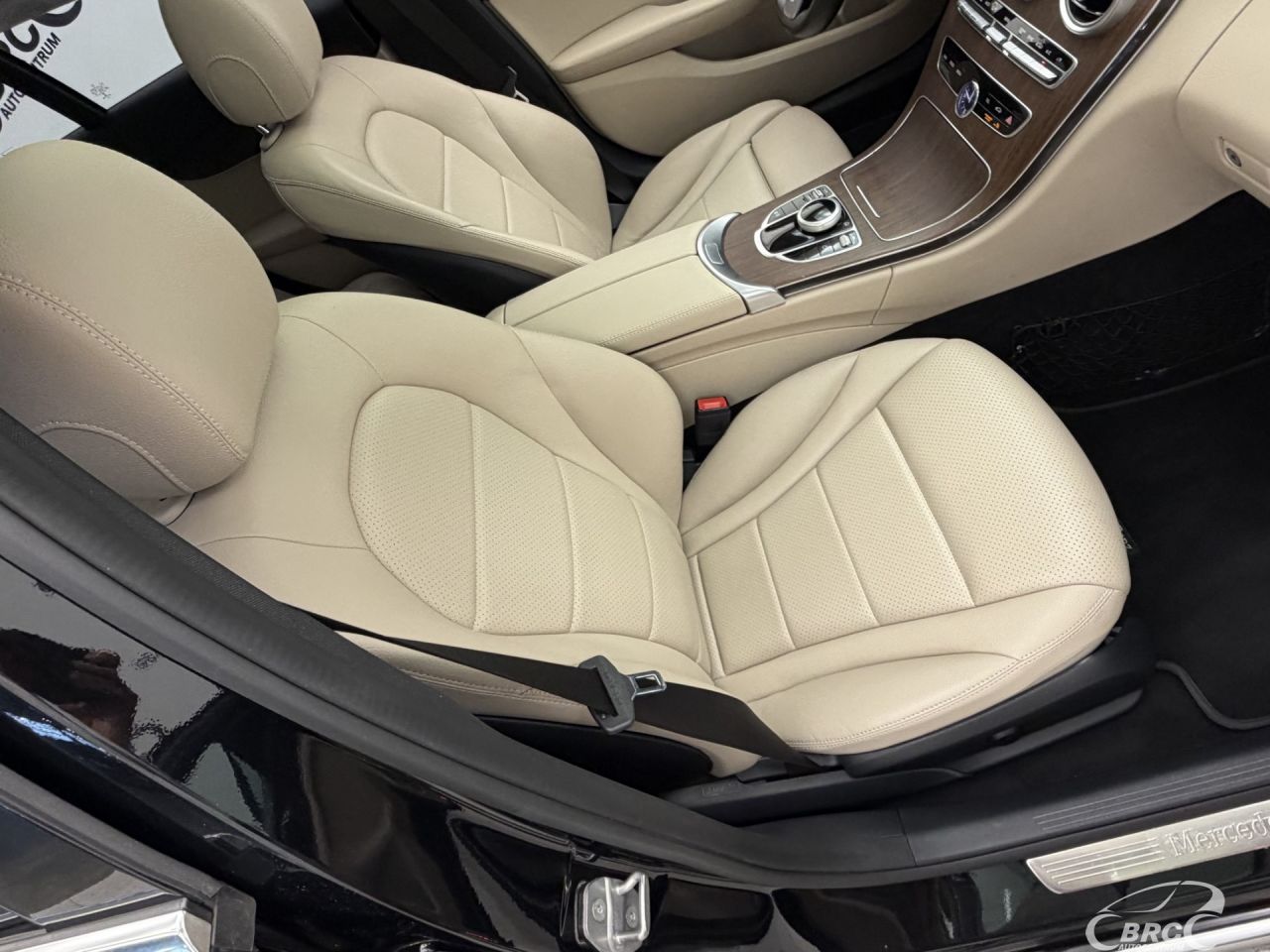 Mercedes-Benz C300 | 4