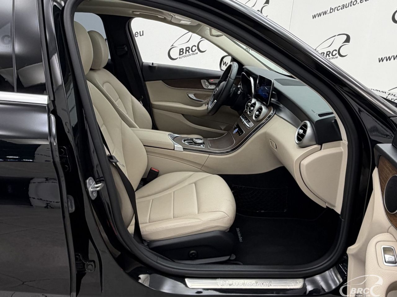 Mercedes-Benz C300 | 3