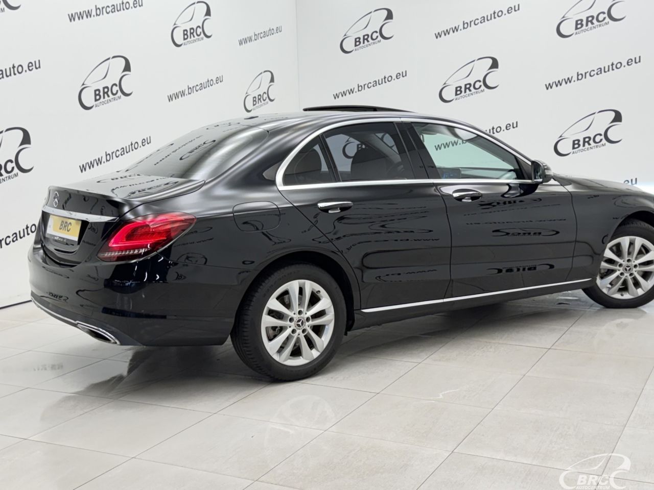 Mercedes-Benz C300 | 1