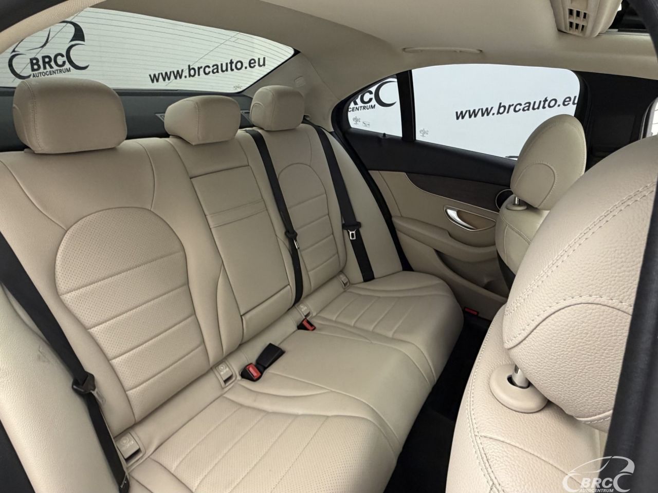 Mercedes-Benz C300 | 11