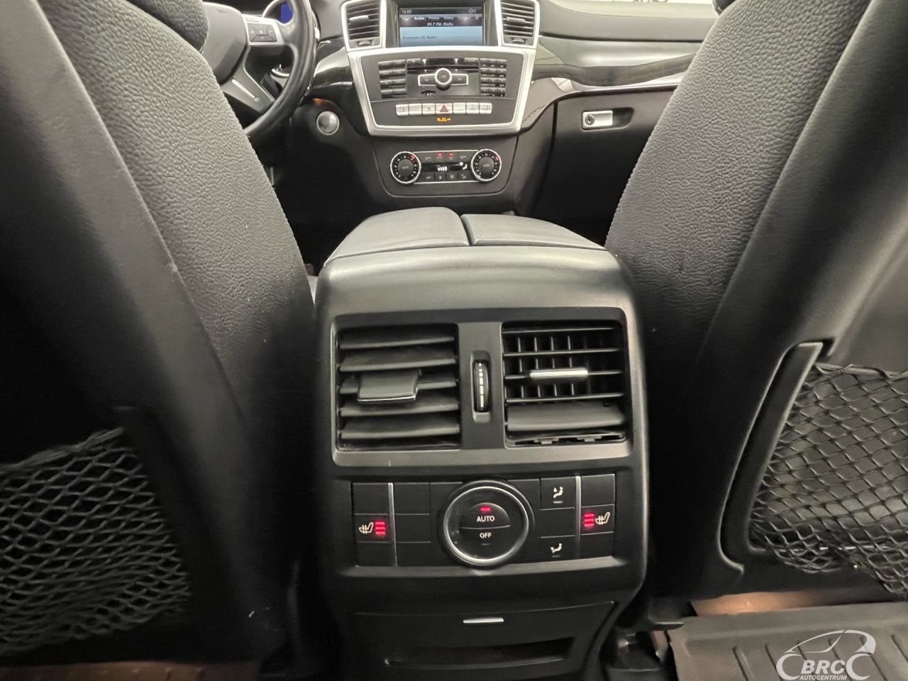 Mercedes-Benz GL350 | 15
