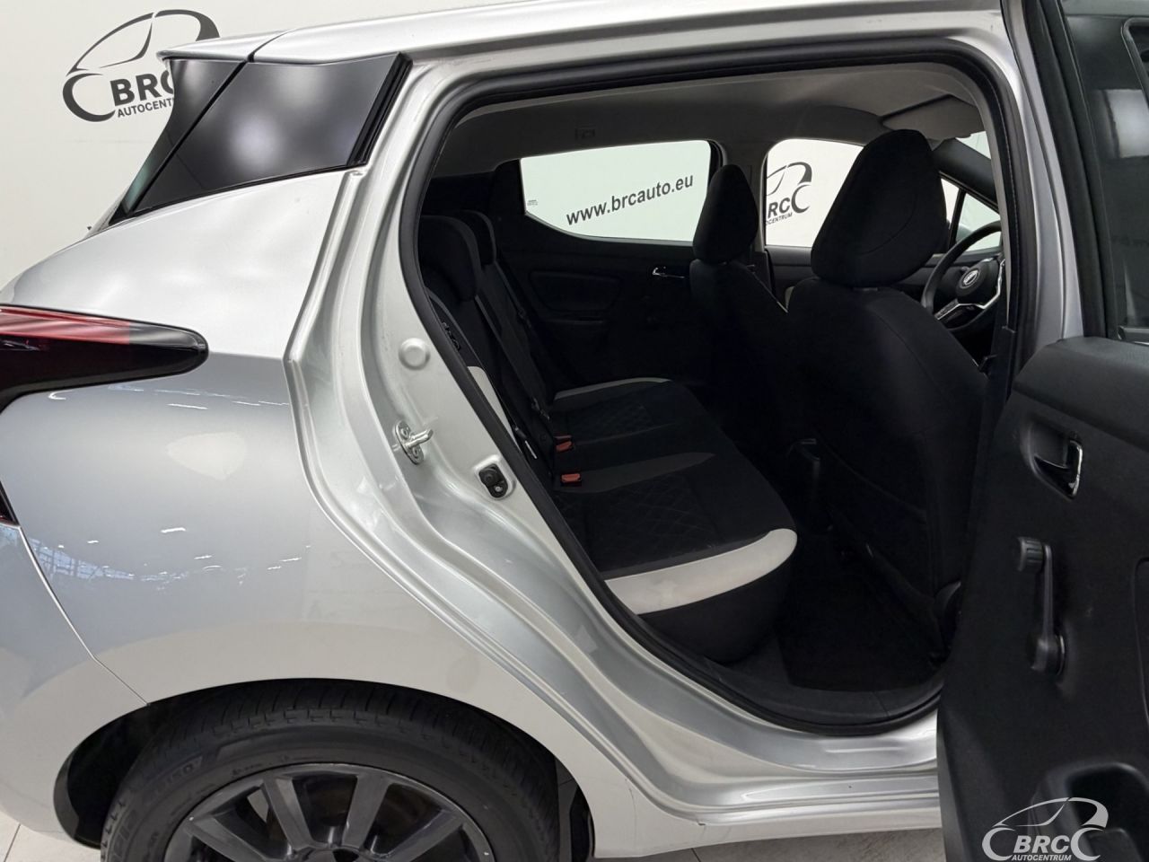 Nissan Micra | 8