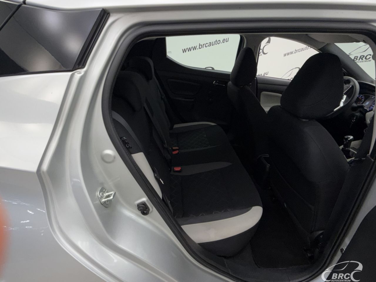 Nissan Micra | 9