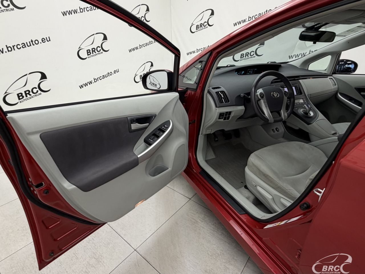 Toyota Prius | 18