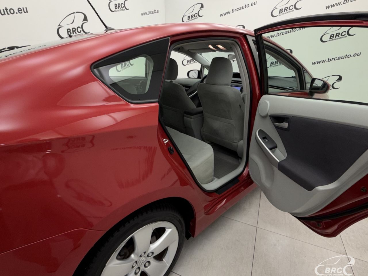 Toyota Prius | 11