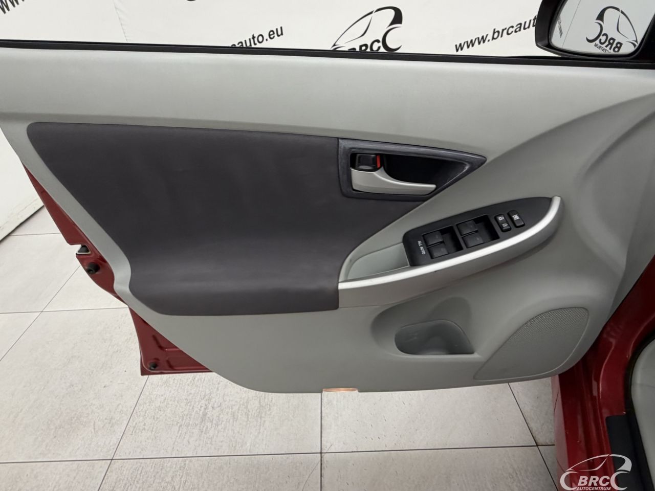 Toyota Prius | 19