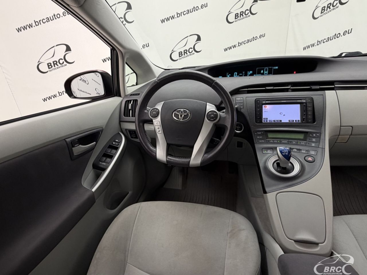 Toyota Prius | 12