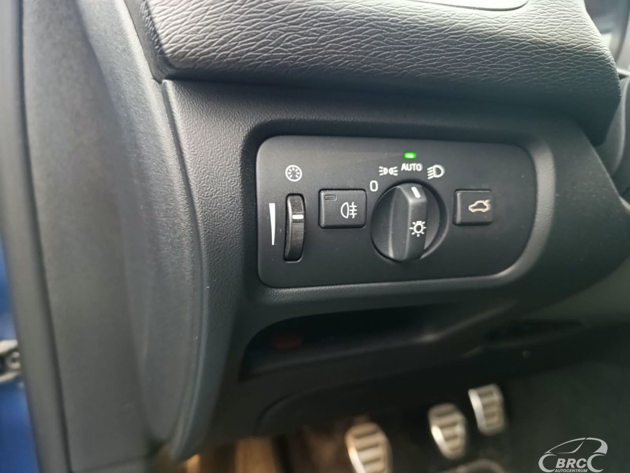 Volvo V40 | 12