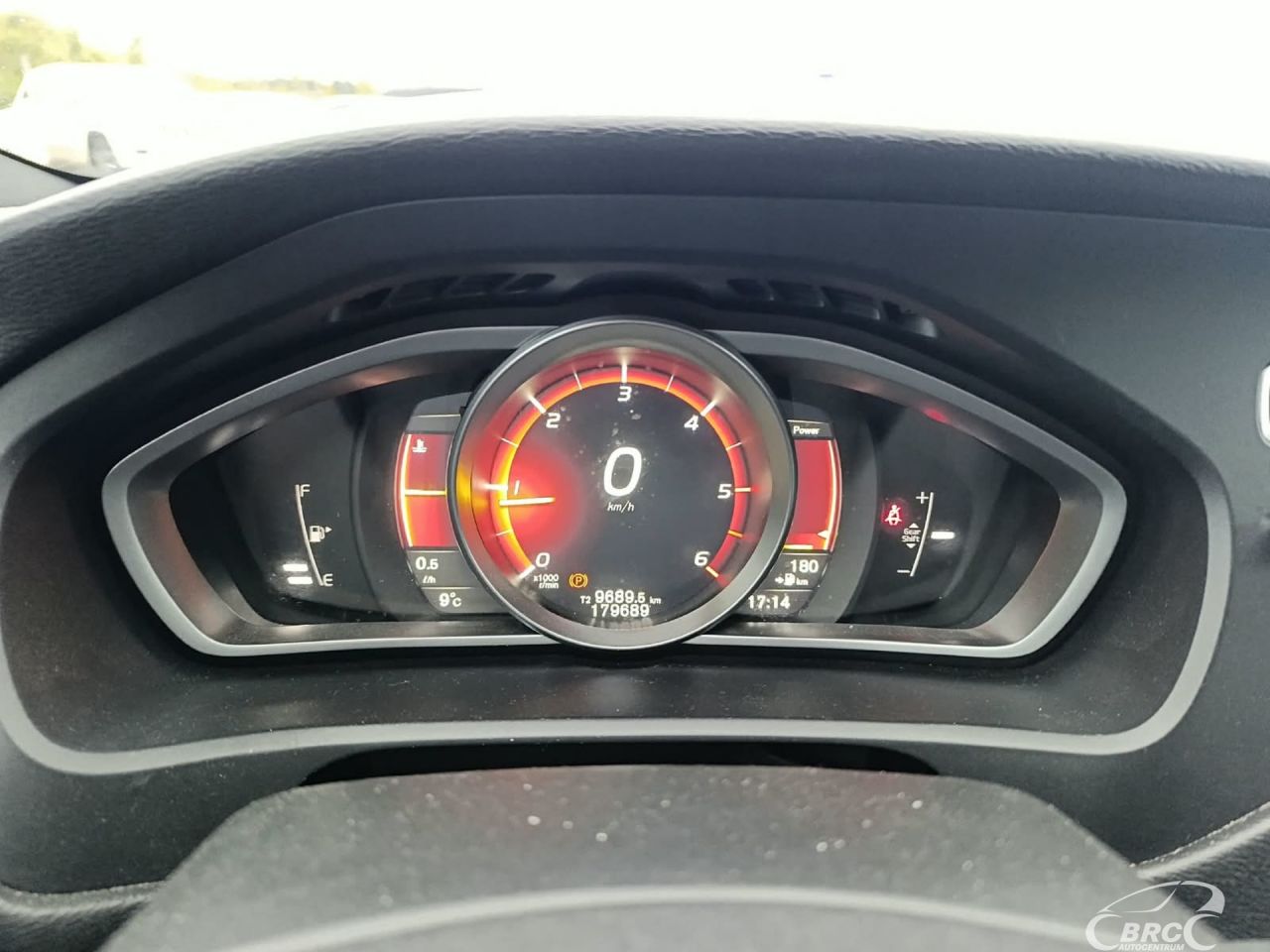 Volvo V40 | 14