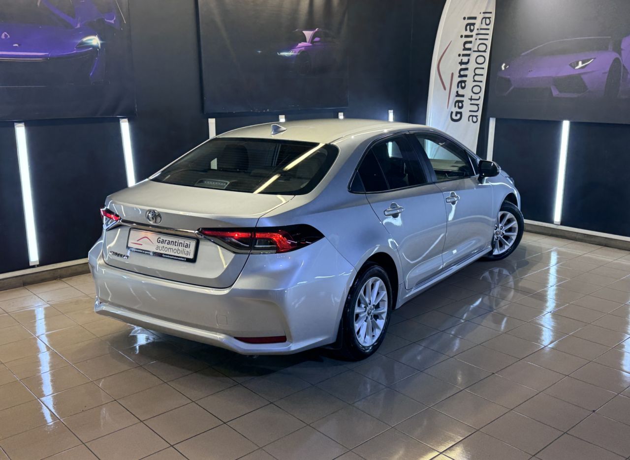 Toyota Corolla | 1