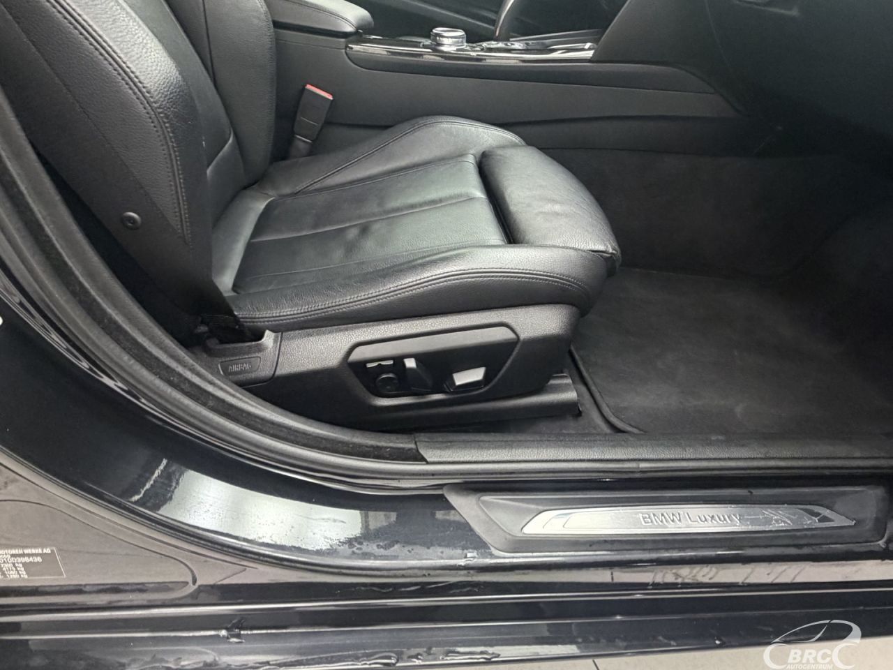 BMW 330 | 4