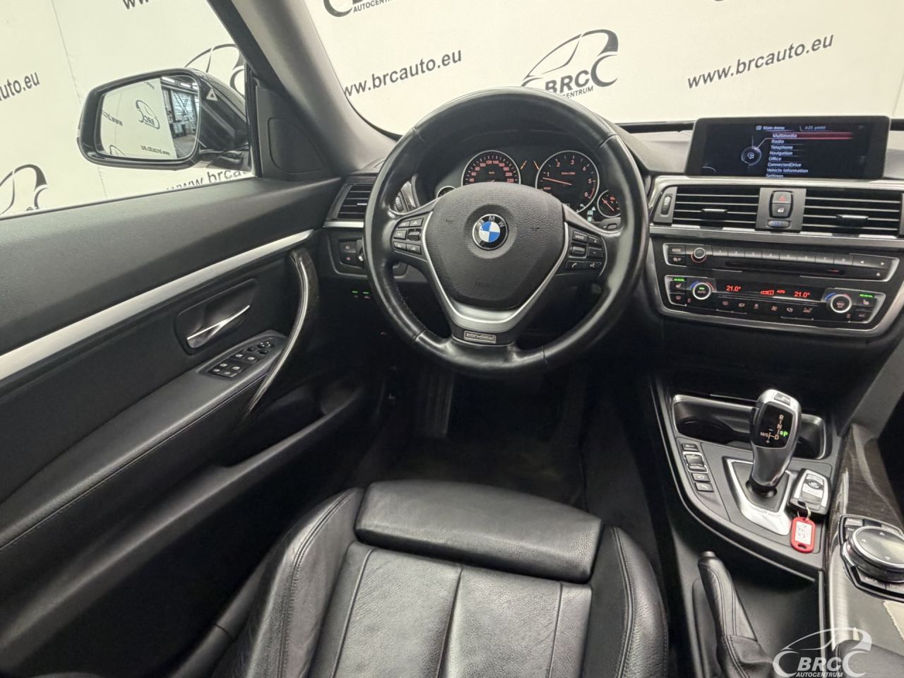 BMW 330 | 12