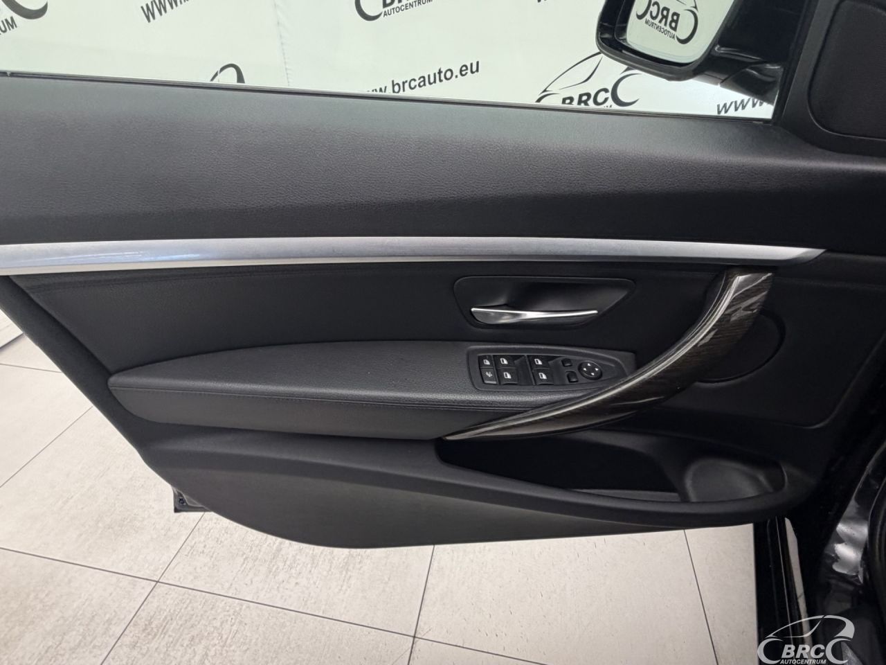 BMW 330 | 19