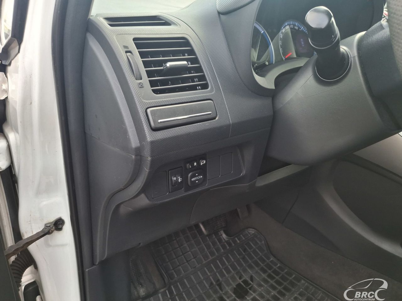 Toyota Auris | 8