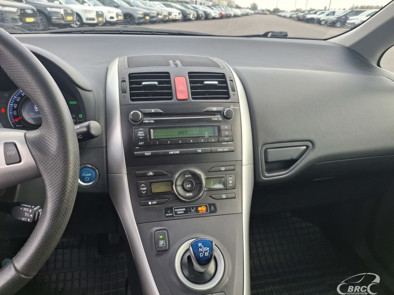 Toyota Auris | 10