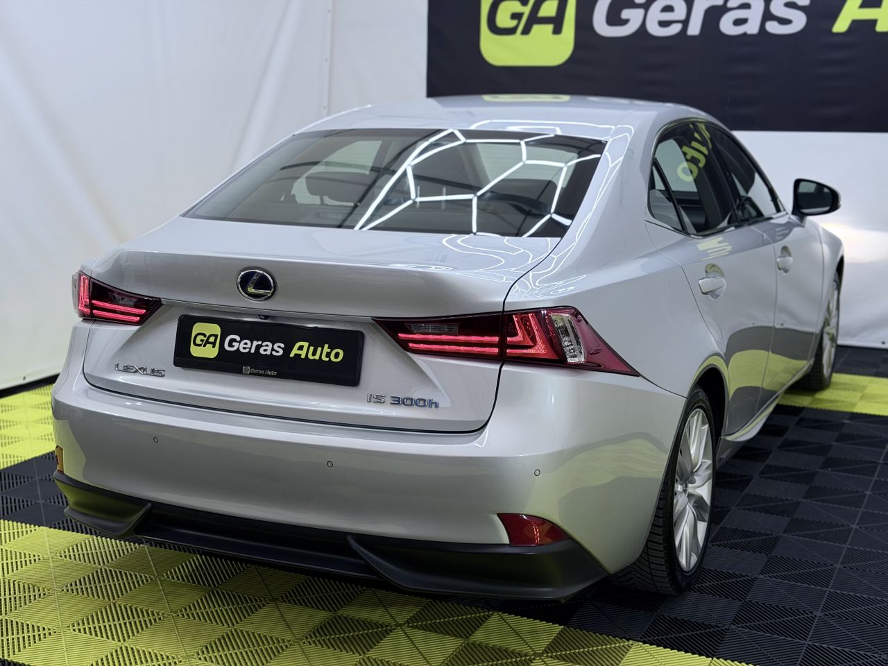 Lexus IS 300h | 3