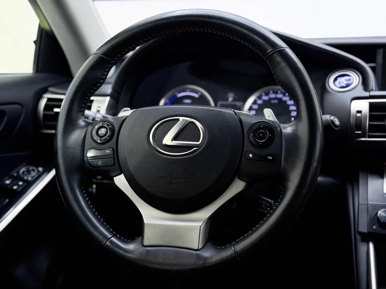 Lexus IS 300h | 17