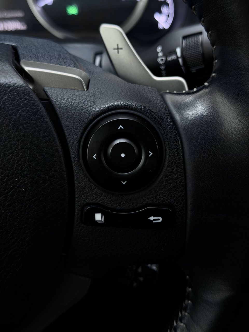 Lexus IS 300h | 27