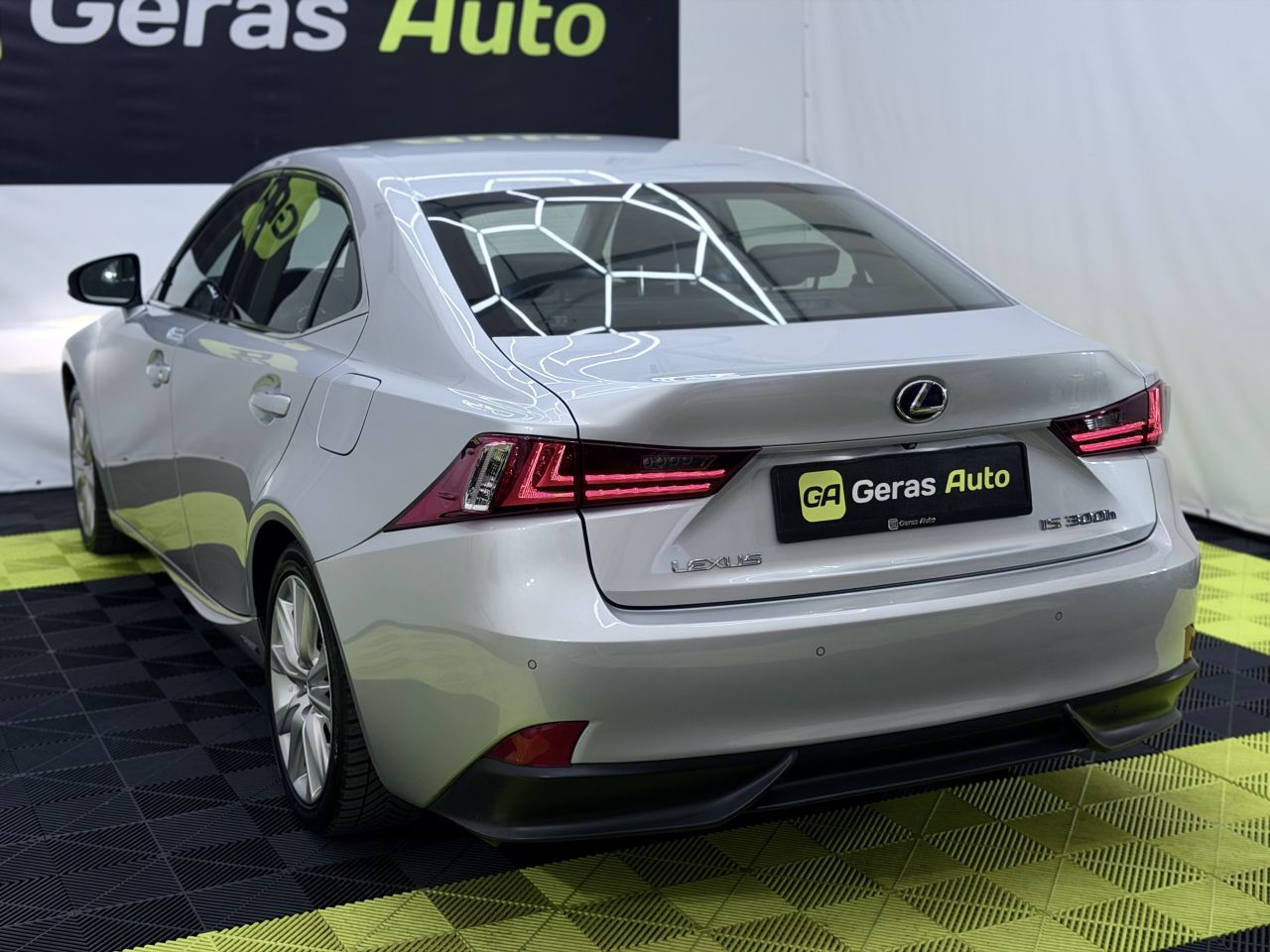 Lexus IS 300h | 5