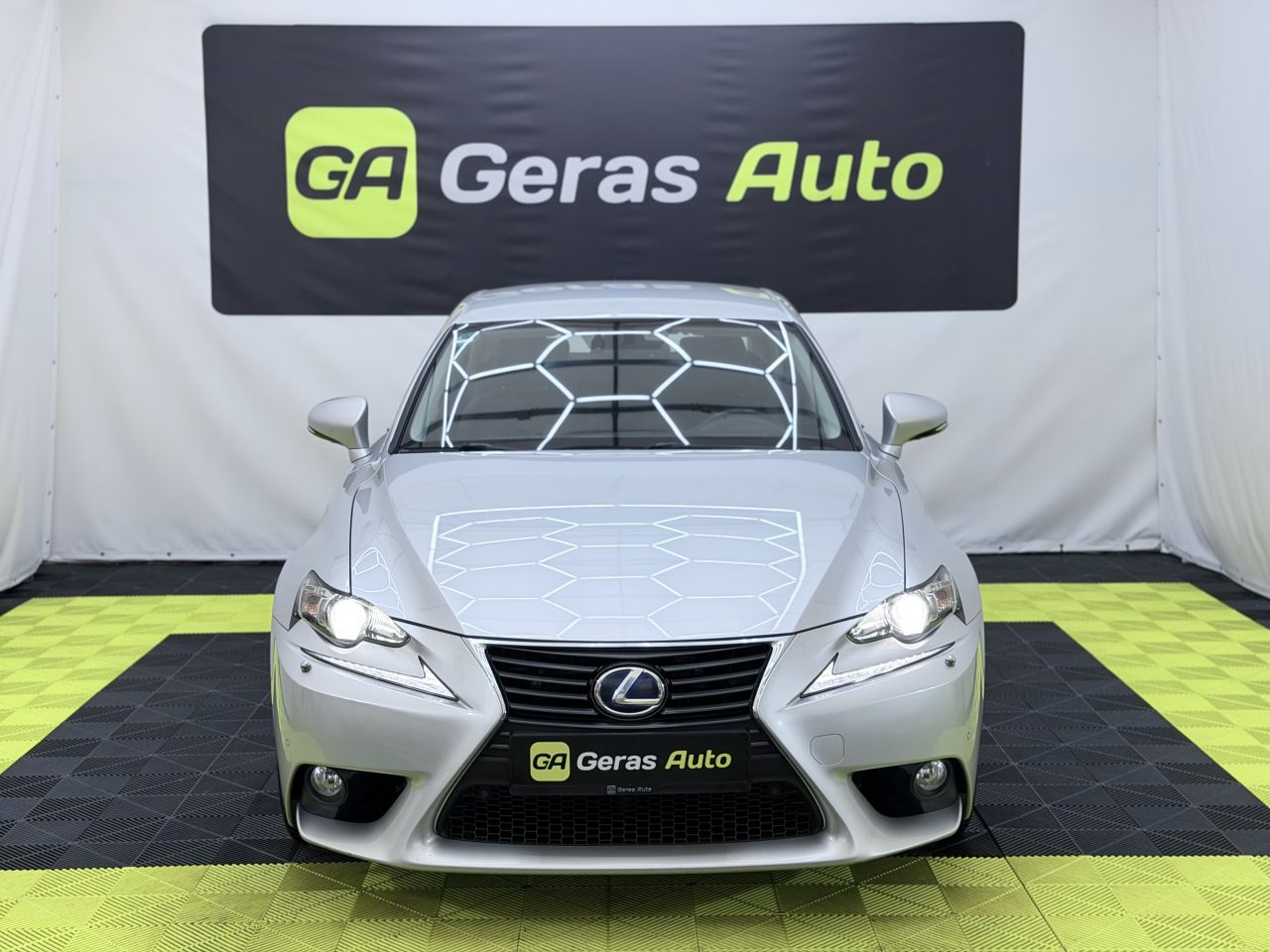 Lexus IS 300h | 6