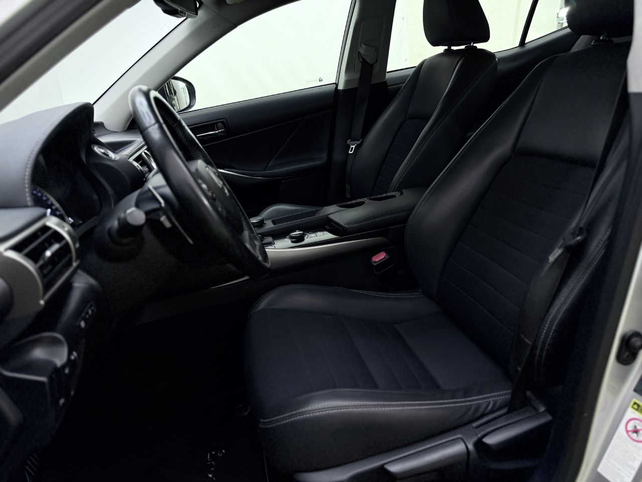 Lexus IS 300h | 9