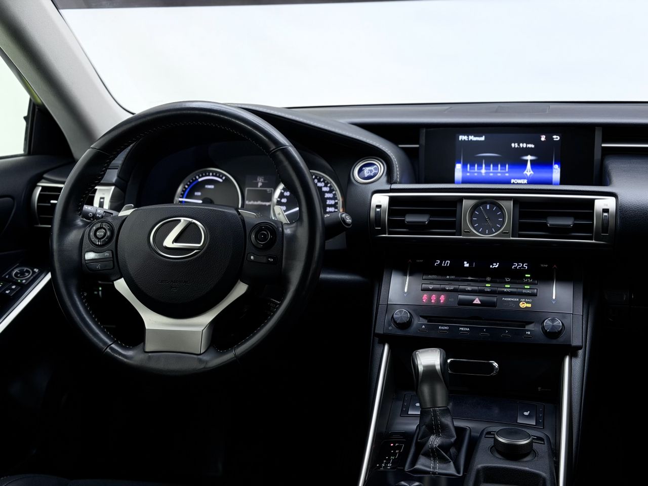 Lexus IS 300h | 15