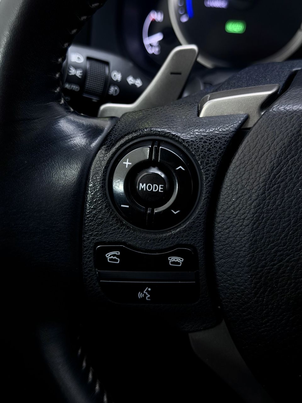 Lexus IS 300h | 28