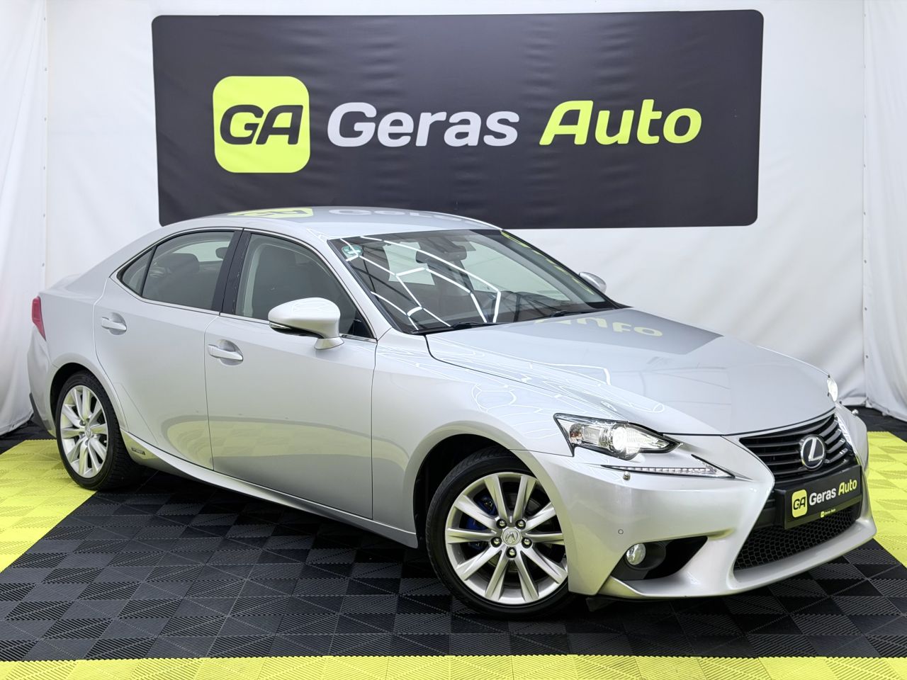 Lexus IS 300h | 2