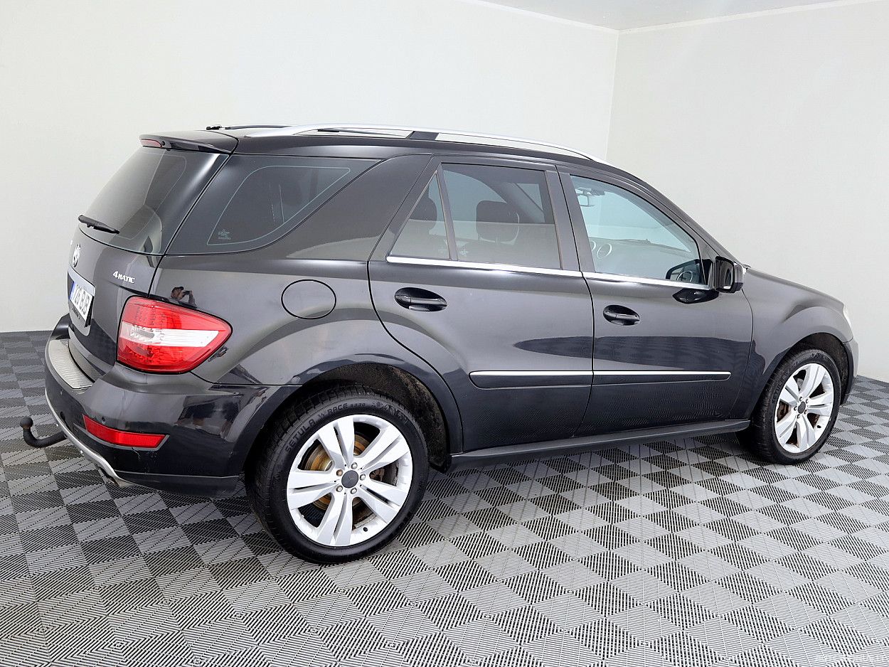 Mercedes-Benz | 2