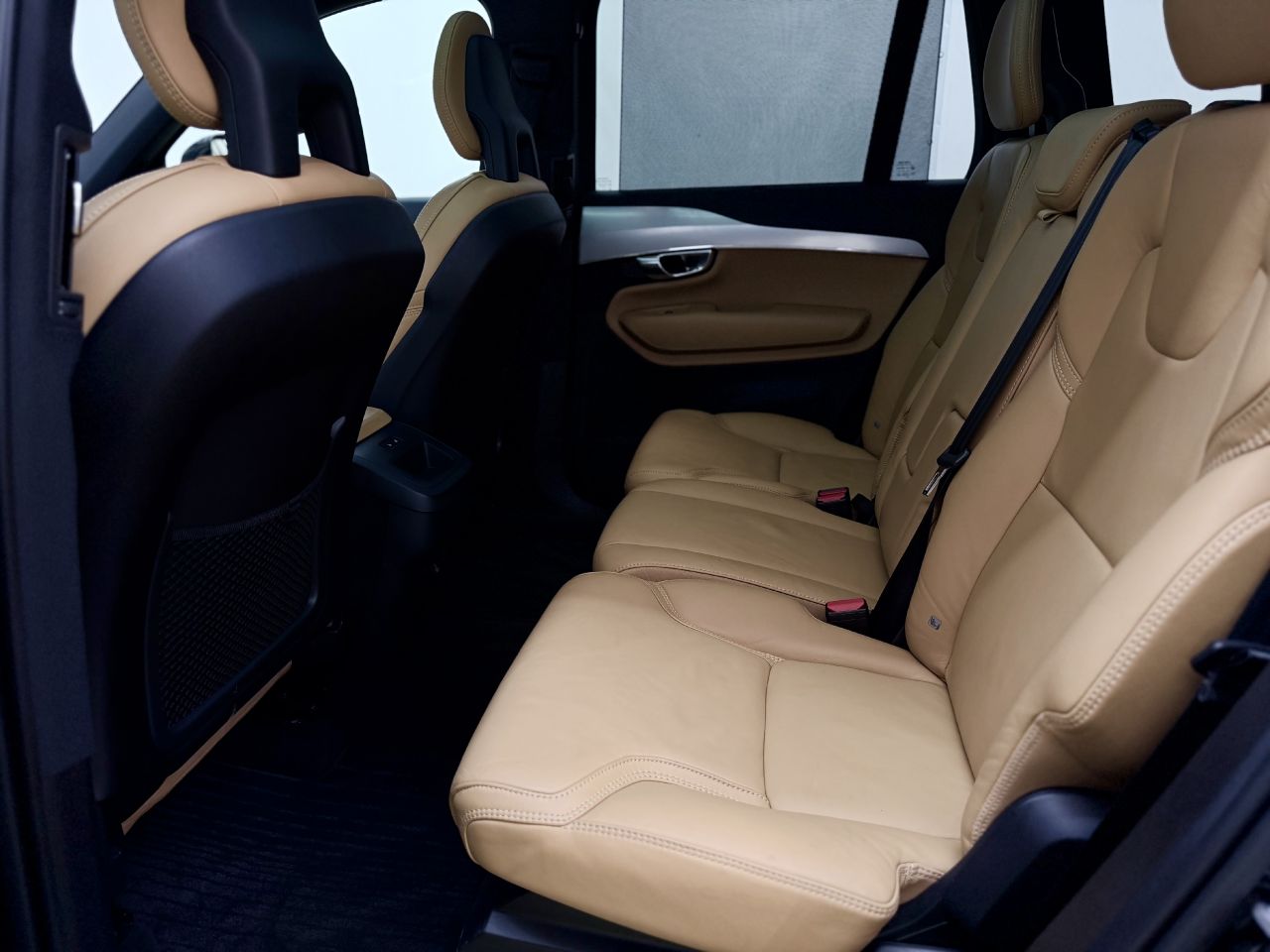 Volvo XC90 | 10