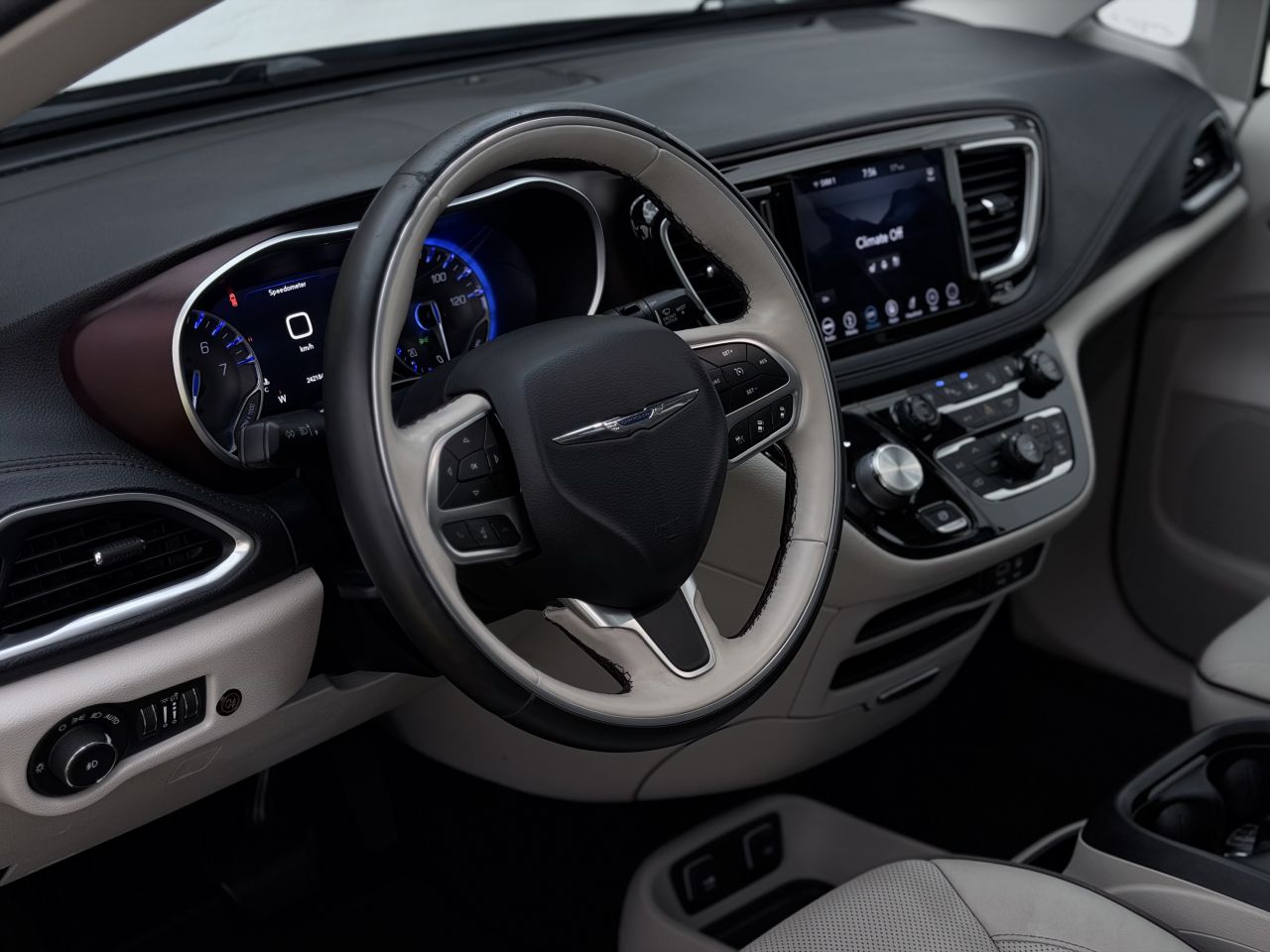 Chrysler Pacifica | 8