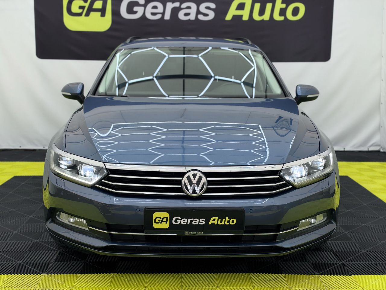 Volkswagen Passat | 1