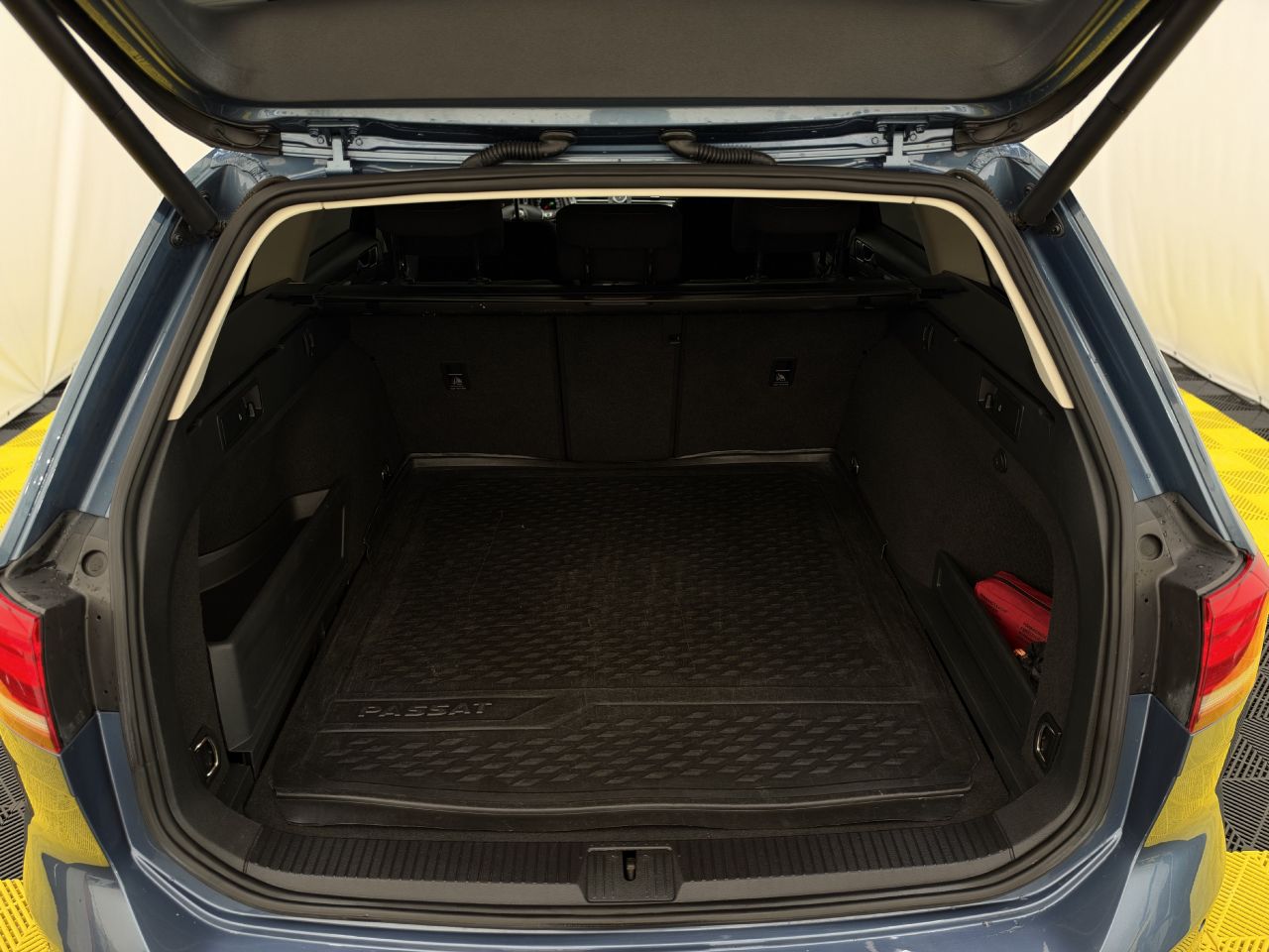 Volkswagen Passat | 11