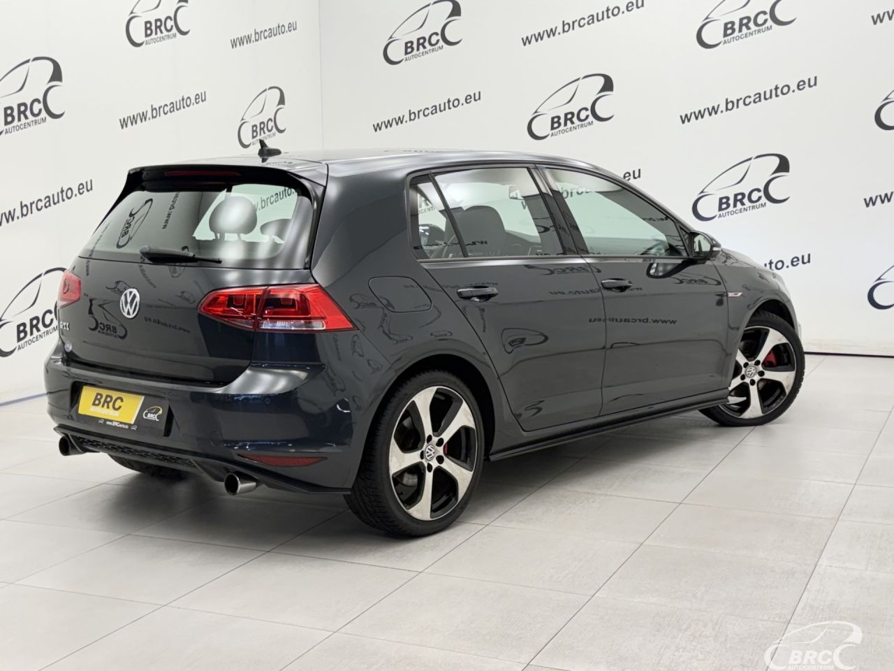 Volkswagen Golf | 1