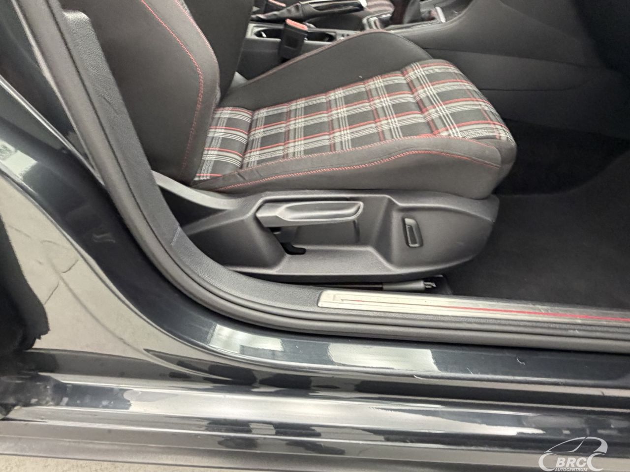 Volkswagen Golf | 5