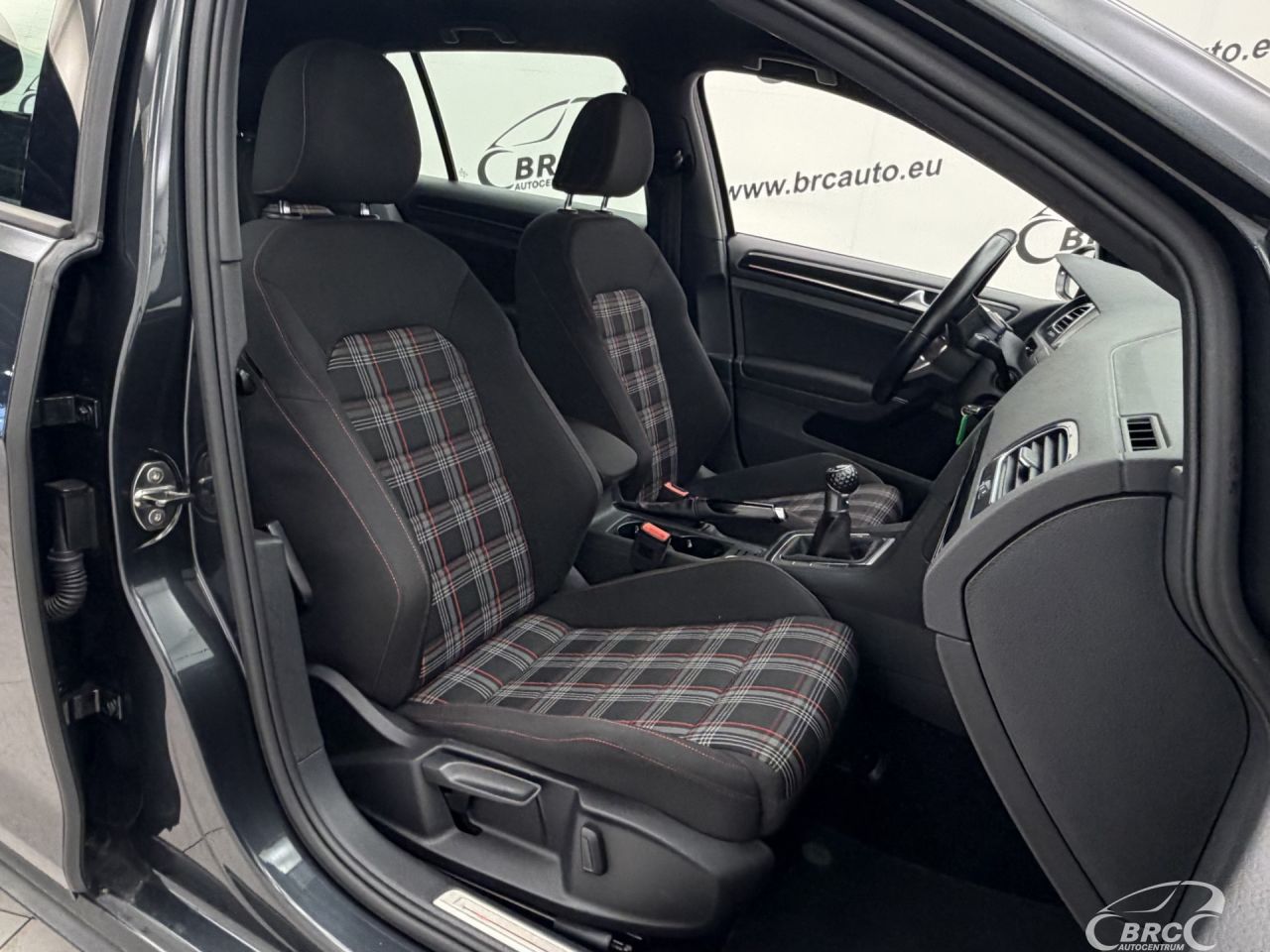 Volkswagen Golf | 6