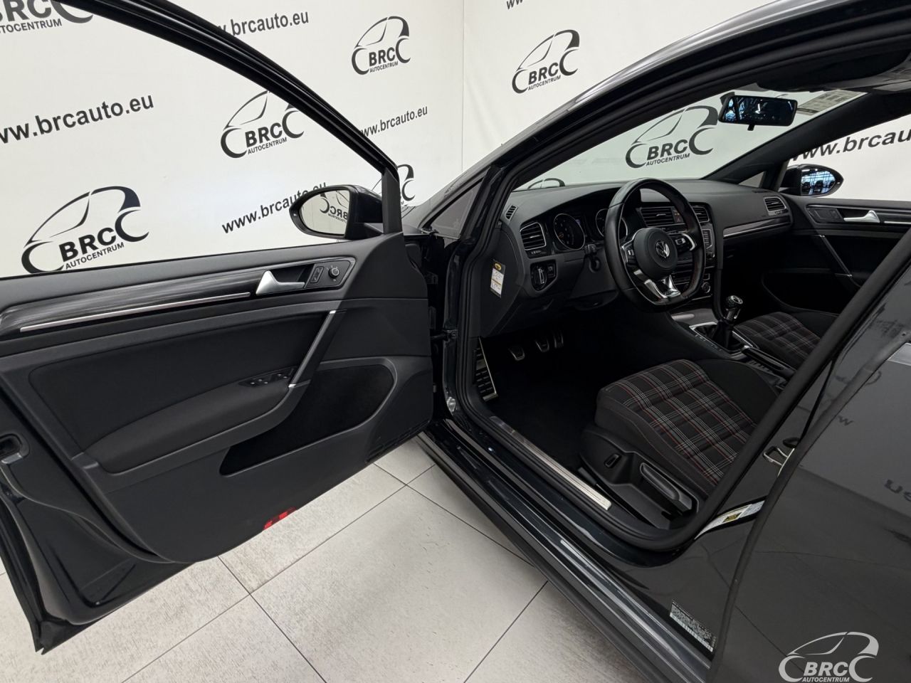 Volkswagen Golf | 19