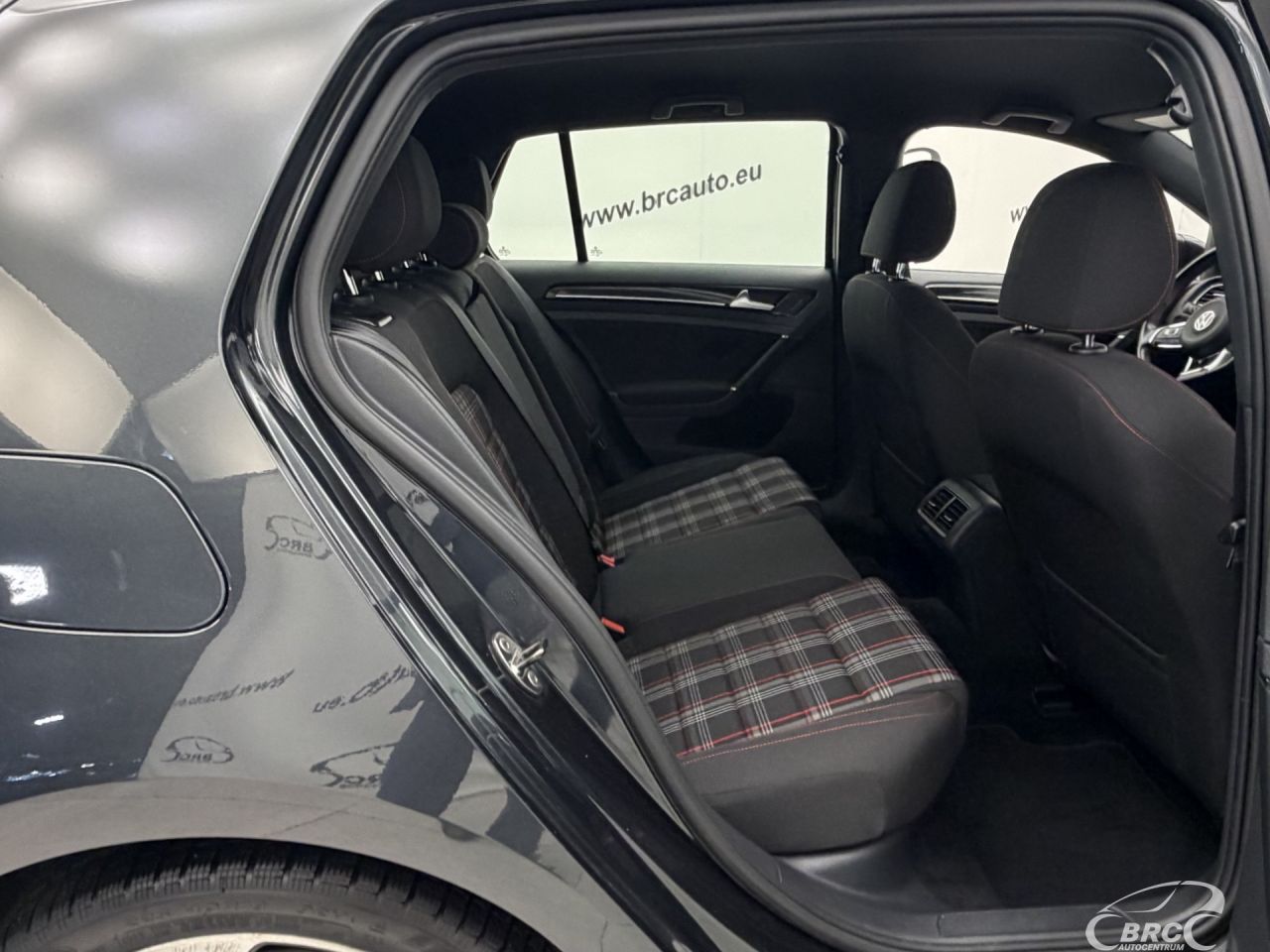Volkswagen Golf | 8