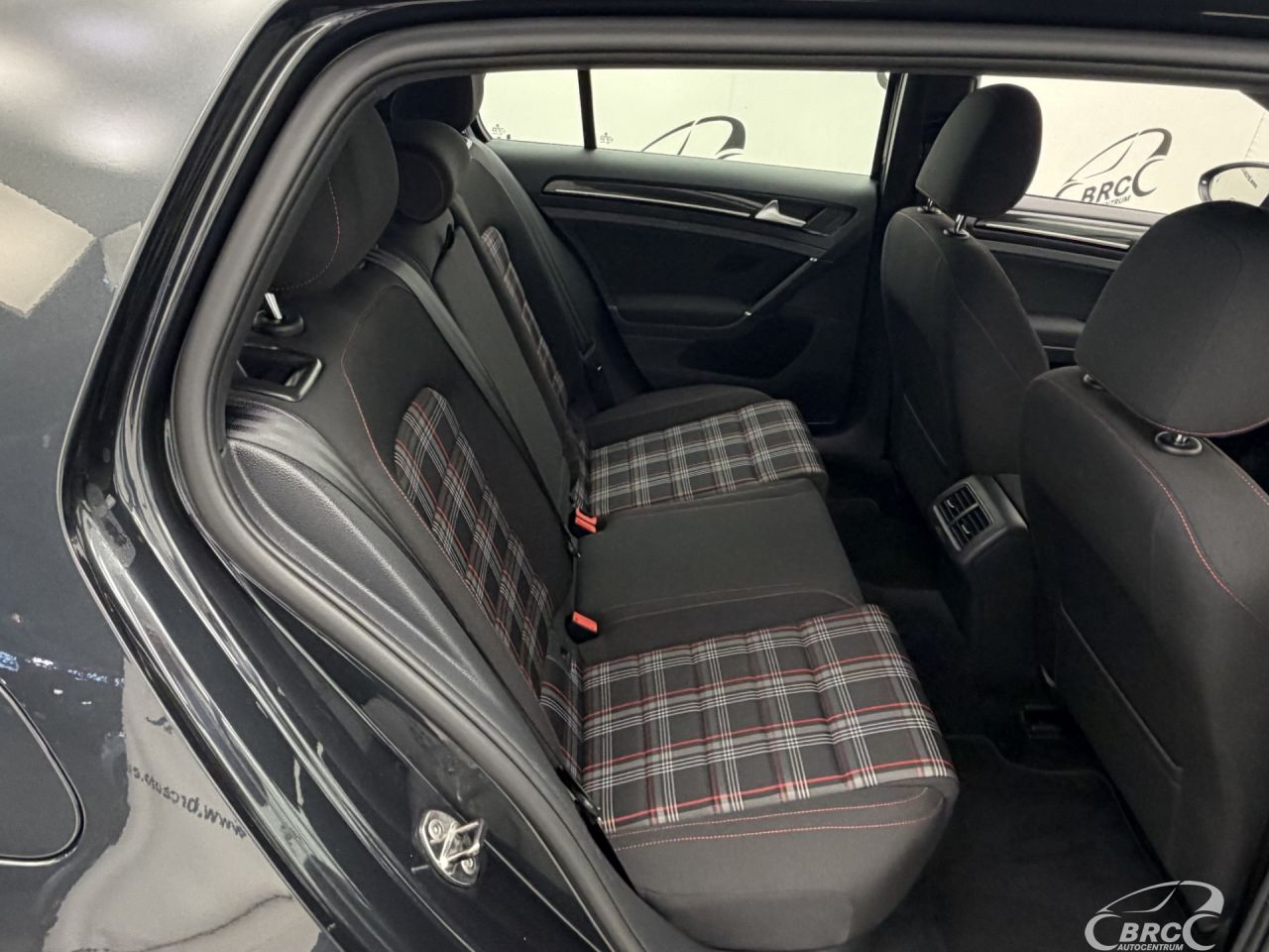 Volkswagen Golf | 12