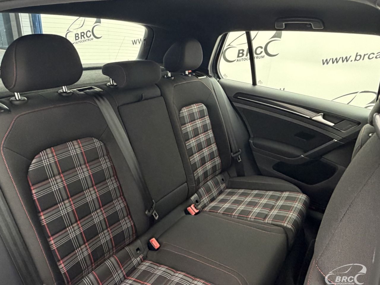 Volkswagen Golf | 10